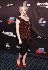 Evanna-Lynch-26.jpeg