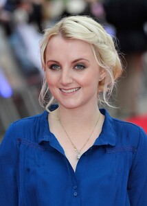 Evanna-Lynch_003.jpg