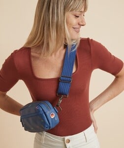 Fanny_Pack_Navy_Oh_Hey_Print38384-FINAL-Web.thumb.jpg.0d17d5a28be29c92ac4eb3c938465bc2.jpg