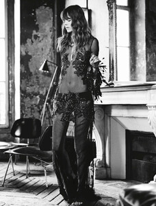 Freja-Beha-Erichsen-for-Glamour-France-August-2014_10.jpg