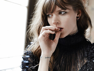 Freja-Beha-Erichsen-for-Glamour-France-August-2014_4.jpg