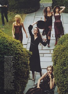 Gilded_Meisel_US_Vogue_September_1999_03.thumb.jpg.58d8f8c06bf86a8c4a7df7dd9eb46d94.jpg