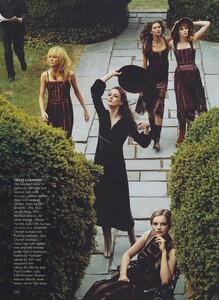 Gilded_Meisel_US_Vogue_September_1999_03.thumb.jpg.58d8f8c06bf86a8c4a7df7dd9eb46d94.jpg