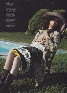Gilded_Meisel_US_Vogue_September_1999_06.thumb.jpg.5dbd7c4793dd1bd0361cf615cc02139a.jpg