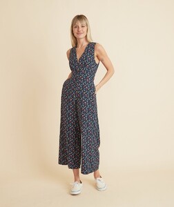 Holli_Jumpsuit_Navy_Cherry_Print38013-FINAL-v2.thumb.jpg.29a73eb155af7fd8052ee795b8ef3974.jpg