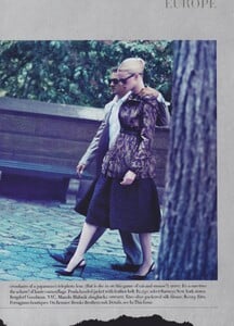 Klein_US_Vogue_October_2010_02.thumb.jpg.5e50c4a40f0c8e5fa0e135ec217feccd.jpg