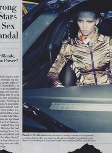 Klein_US_Vogue_October_2010_03.thumb.jpg.589969f217ee2df6f77c8e0d4bdfffd4.jpg