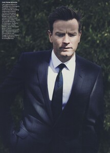 Lindbergh_US_Vogue_July_2010_05.thumb.jpg.079e6db0d8d13edfc36ac4104a5a8c20.jpg