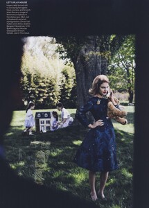 Lindbergh_US_Vogue_July_2010_08.thumb.jpg.119aff961cc3561c9ef8f85854e7d889.jpg