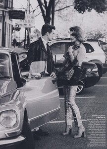 Lindbergh_US_Vogue_July_2010_14.thumb.jpg.2c9914f97de635305fd7be654f7d137f.jpg