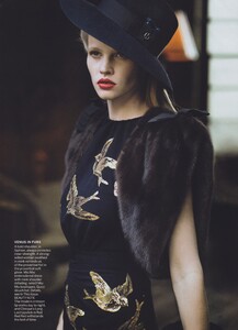 Lindbergh_US_Vogue_July_2011_08.thumb.jpg.56cfaee94bef9382dd5122fafe53855a.jpg