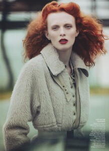 Lindbergh_US_Vogue_October_2011_04.thumb.jpg.480b316130c4fb92502e211e0310f10e.jpg