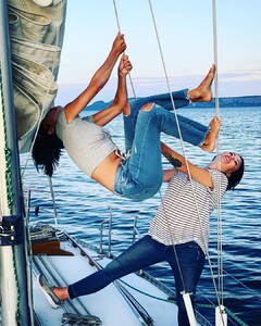 Marie-Avgeropoulos-Feet-4859338.jpg