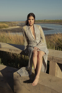 Marie-Avgeropoulos-Feet-5073986.jpg