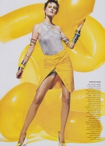 McDean_US_Vogue_March_2003_05.thumb.jpg.28f47c20d6fff343afe2ed480ede14f4.jpg