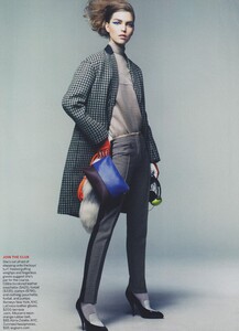 McDean_US_Vogue_May_2011_05.thumb.jpg.d4ed2b327449cd33c6280f348cd6c680.jpg