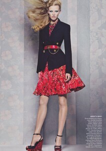 McDean_US_Vogue_November_2011_06.thumb.jpg.64423b40e3c96bc2a5a9f5c4d006fb90.jpg