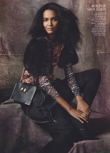 Meisel_US_Vogue_August_2011_02.thumb.jpg.88ec377837254f161ae463f2428cdd74.jpg