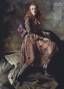 Meisel_US_Vogue_August_2011_06.thumb.jpg.9a1d11bb9333f4226203ba38ac314a88.jpg