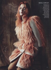 Meisel_US_Vogue_August_2011_10.thumb.jpg.bf9d67f06d4927239c0dcd9ff1634f3b.jpg