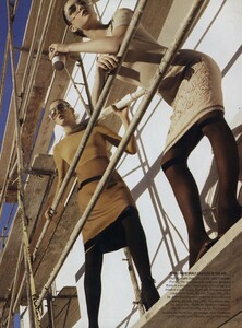 Meisel_US_Vogue_February_2007_16.thumb.jpg.28034f23d926045de85a762e837a5fd8.jpg