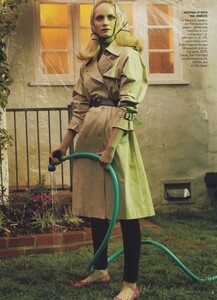 Meisel_US_Vogue_June_2006_12.thumb.jpg.4bfb93643fb4e96ddd8eab74446387ca.jpg