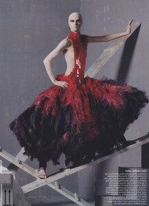 Meisel_US_Vogue_May_2011_02.thumb.jpg.12b5d49ba2ff8b553b873b88b14987d4.jpg