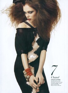 Meisel_US_Vogue_November_2007_07.thumb.jpg.89ef4d1993d54d64c75dfe79d9fd4a7c.jpg
