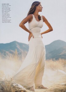 Mighty_Klein_US_Vogue_March_2003_07.thumb.jpg.9bf8e224b1347575aa3e4c9f19b3e14c.jpg