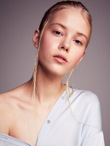 Remi-Pyrdol-Newest-Beauty-Editorial-With-Amalie-Schmidt-and-Eliza-Hartmann-4.jpg