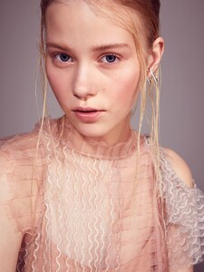 Remi-Pyrdol-Newest-Beauty-Editorial-With-Amalie-Schmidt-and-Eliza-Hartmann-8.jpg