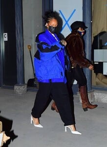 Rihanna---Night-out-in-New-York-05.jpg