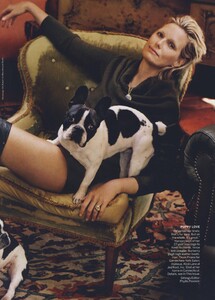 Rock_Leibovitz_US_Vogue_August_2010_02.thumb.jpg.60680f495d203a34d2b50f79882dcbf4.jpg