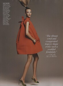 Sims_US_Vogue_November_2006_05.thumb.jpg.e8df96f09578ffbc6954d7da93b3d702.jpg