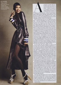 Society_Demarchelier_US_Vogue_October_2010_03.thumb.jpg.0568dc7a10dcd50464d3d308f4e55bcb.jpg