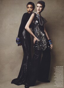 Society_Demarchelier_US_Vogue_October_2010_04.thumb.jpg.621c803e40764e0d4daac11caff2714b.jpg