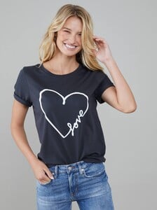 South-Parade-t-shirt-Love-Heart-black-1_2400x.jpg