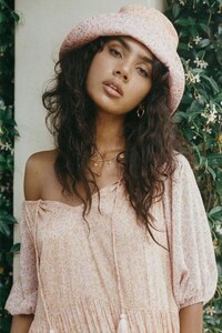 Spell-RaeBucketHat-Peach-000039640035_1000x1000.jpeg