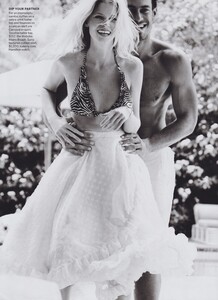 Testino_US_Vogue_April_2011_09.thumb.jpg.f4c4b839002928bc47edce92023bee0e.jpg