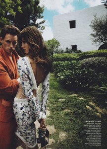 Testino_US_Vogue_December_2011_03.thumb.jpg.24b7b34bed22b6a7abb91059336cb4ed.jpg