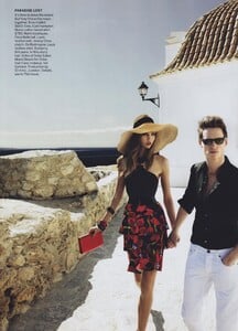 Testino_US_Vogue_December_2011_16.thumb.jpg.cb464d858db53025d573604c0b186759.jpg