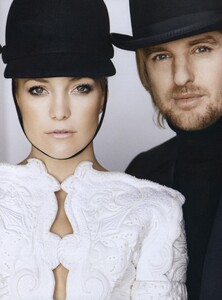 Testino_US_Vogue_July_2006_02.thumb.jpg.5c72449a99ea69139ec7ab1ba8b4912d.jpg