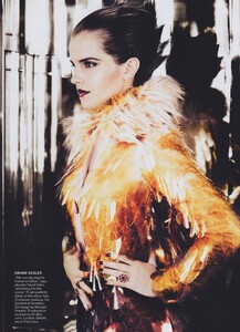 Testino_US_Vogue_July_2011_08.thumb.jpg.4ad5258bda47b8a568c885cb62e8a88b.jpg