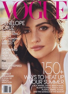 Testino_US_Vogue_June_2011_Cover.thumb.jpg.198aa192d9a5d755645534259eb3cebb.jpg