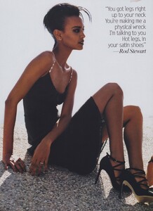 Testino_US_Vogue_March_2003_07.thumb.jpg.e88677bca190ef83934b8d0bf5e9827c.jpg