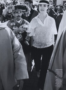 Testino_US_Vogue_March_2007_06.thumb.jpg.793de594de7a40cafe616e1ff4c04d84.jpg