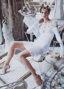 White_Meisel_US_Vogue_March_2002_12.thumb.jpg.8c2c07ae9d5a4948ca654985863ad07c.jpg