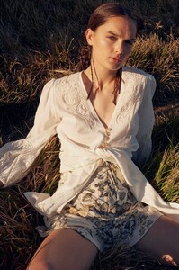 alemais_arabesque_top_campaign_ce64738f-458a-4745-be40-af20e33fdba4.jpg