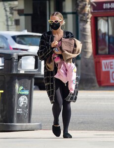 ashlee-simpson-at-munchies-in-studio-city-03-08-2021-6.jpg