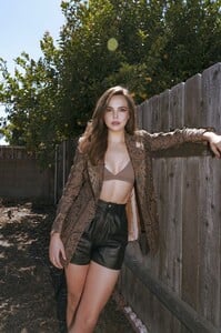 bailee-madison-at-a-photoshoot-march-2021-7.jpg
